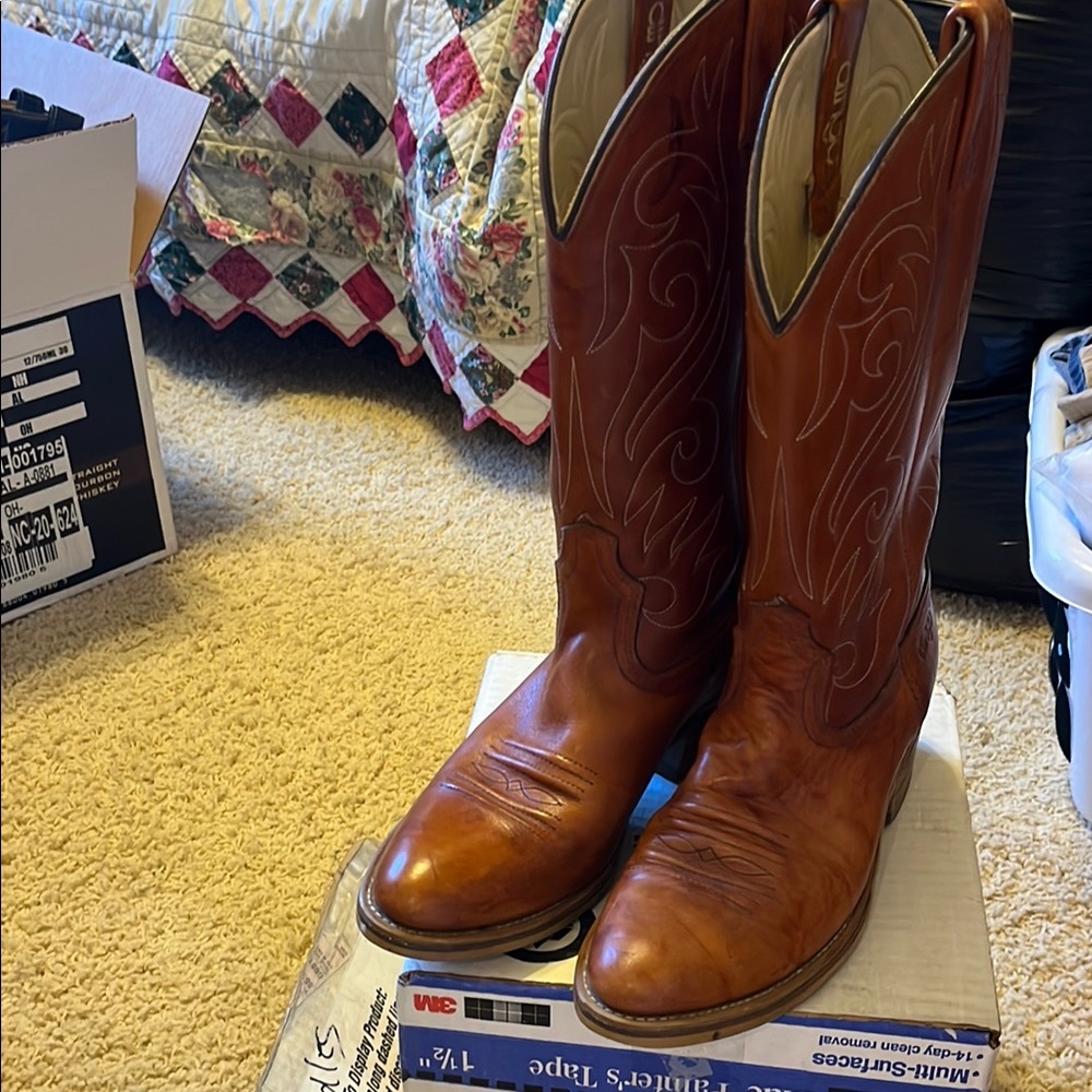Brown Leather Western Cowboy Boots with Pointed Toe